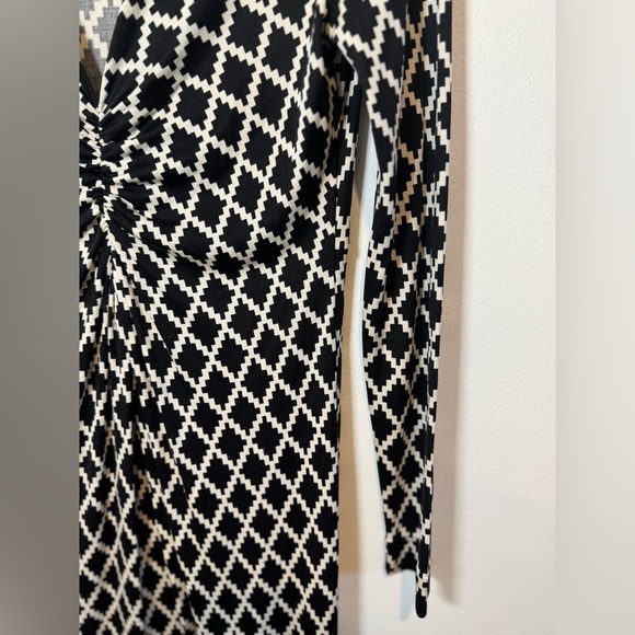 Tory Burch Dress Size S Silk Shift V Neck Ruched Geo Diamond Print Size 4 - Picture 4 of 7